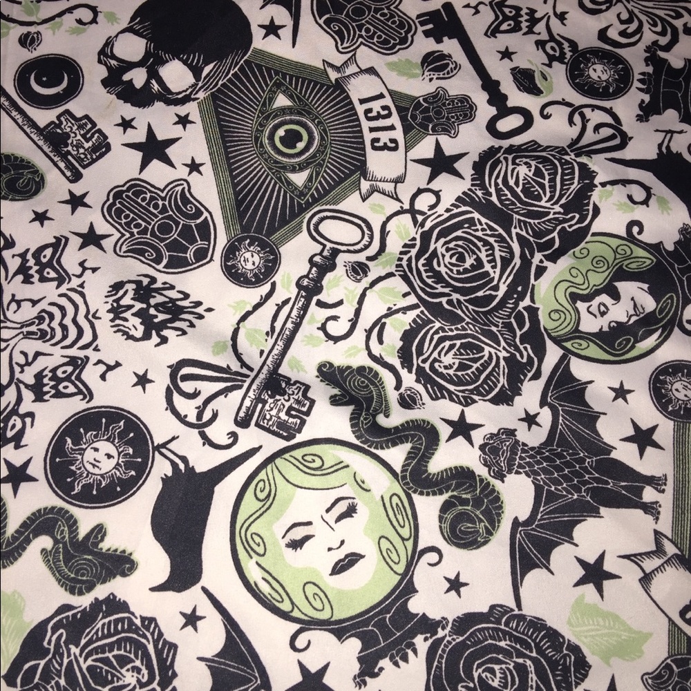 Ultra RARE Haunted Mansion Neck Scarf